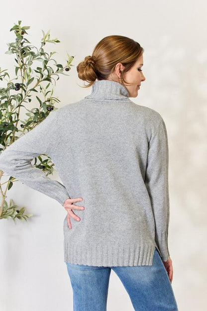 Hygge Turtleneck Sweater in Heather Gray