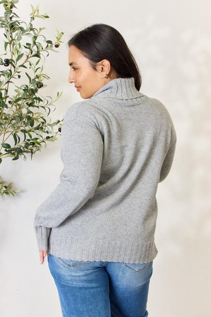 Hygge Turtleneck Sweater in Heather Gray