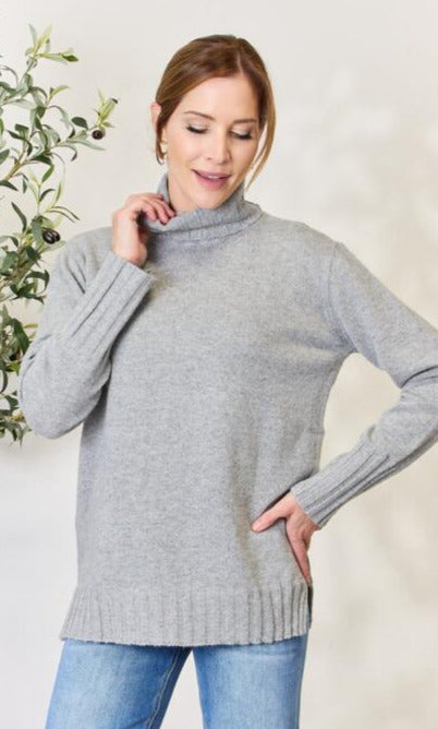 Hygge Turtleneck Sweater in Heather Gray