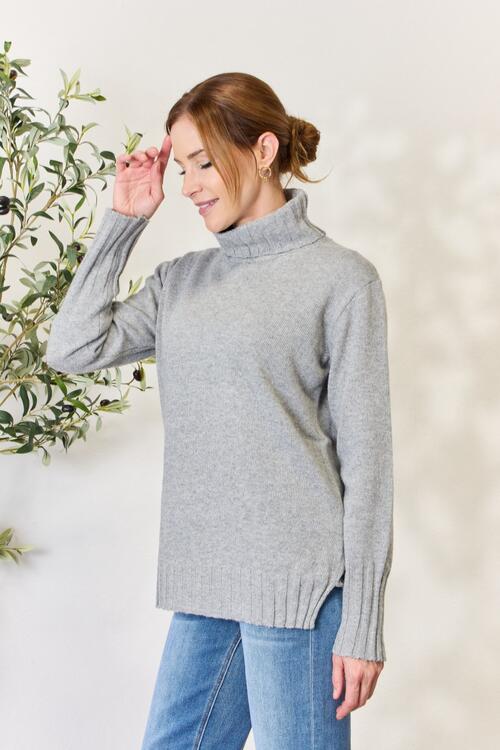 Hygge Turtleneck Sweater in Heather Gray
