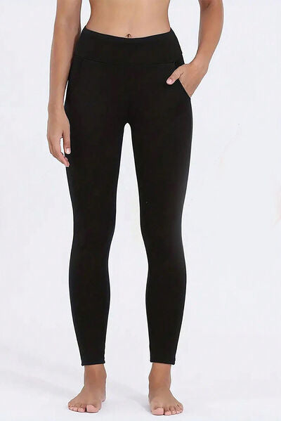 Fleece-Lined Leggings in Black