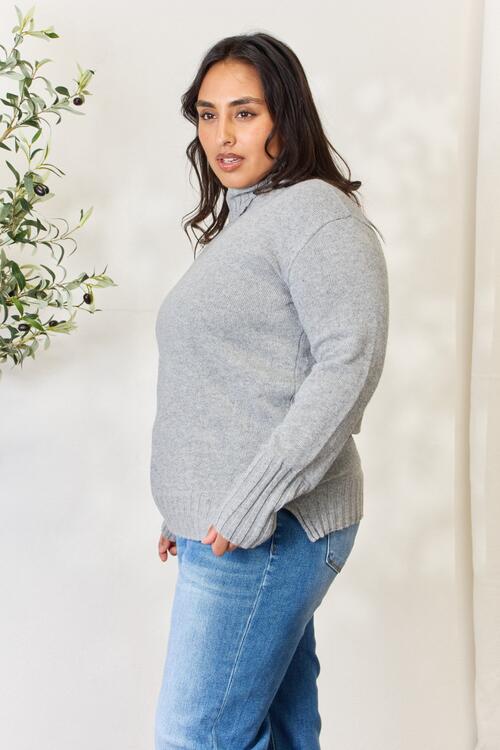 Hygge Turtleneck Sweater in Heather Gray