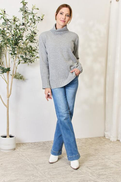 Hygge Turtleneck Sweater in Heather Gray